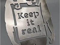 Vendi - sculptuur eerbetoon aan banksy - keep it real - afbeelding 2 van  4