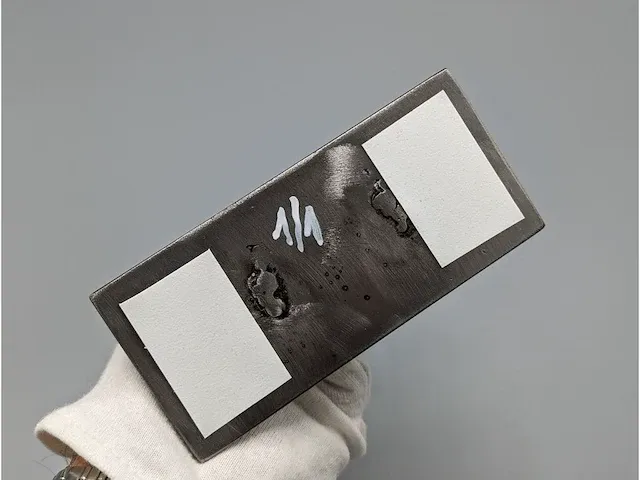 Vendi - sculptuur eerbetoon aan banksy - keep it real - afbeelding 4 van  4