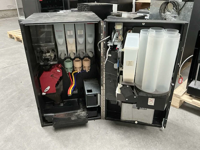 Vending koffiemachine azkoyen - afbeelding 11 van  14