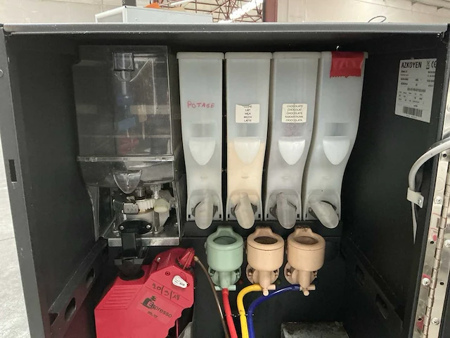 Vending koffiemachine azkoyen - afbeelding 13 van  15