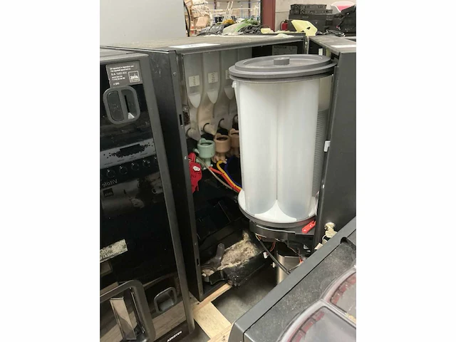 Vending koffiemachine azkoyen - afbeelding 12 van  15