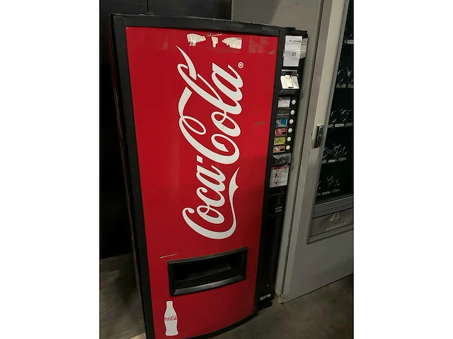 Vendo - cola - automaat - afbeelding 2 van  3