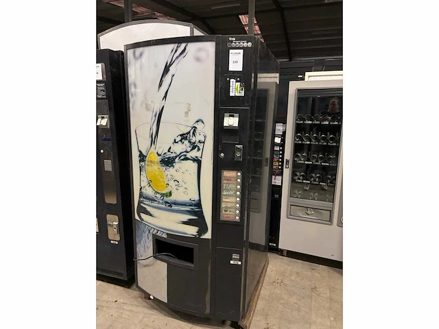Vendo - drank - automaat - afbeelding 1 van  6