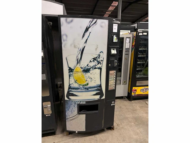 Vendo - drank - automaat - afbeelding 4 van  6