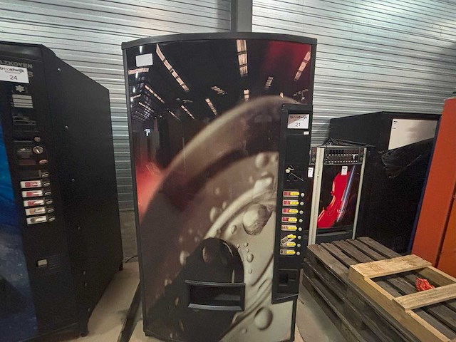 Vendo - dronken - verkoopautomaat - afbeelding 2 van  4