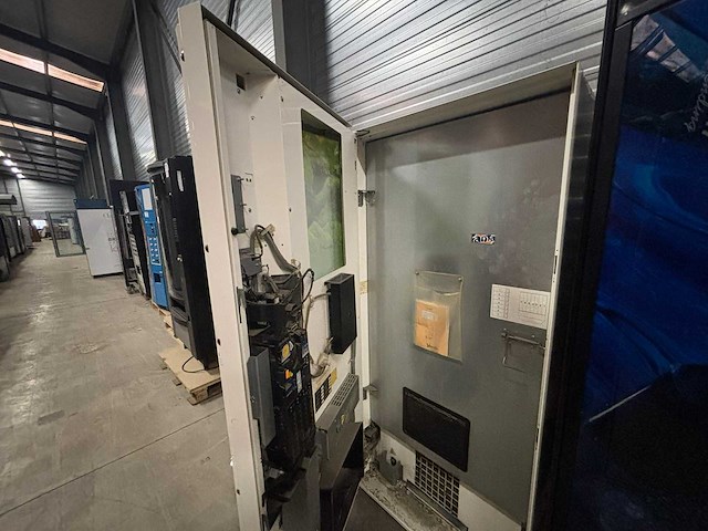Vendo - dronken - verkoopautomaat - afbeelding 6 van  6