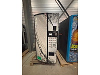 Vendo - dronken - verkoopautomaat - afbeelding 4 van  5