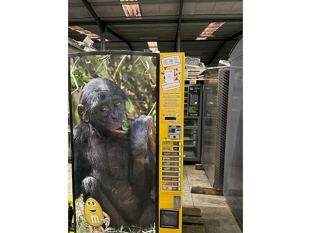 Vendo - snack - automat - afbeelding 4 van  5