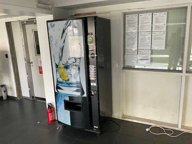 Vendo verkoopautomaat inclusief bankkaartterminal - afbeelding 1 van  7