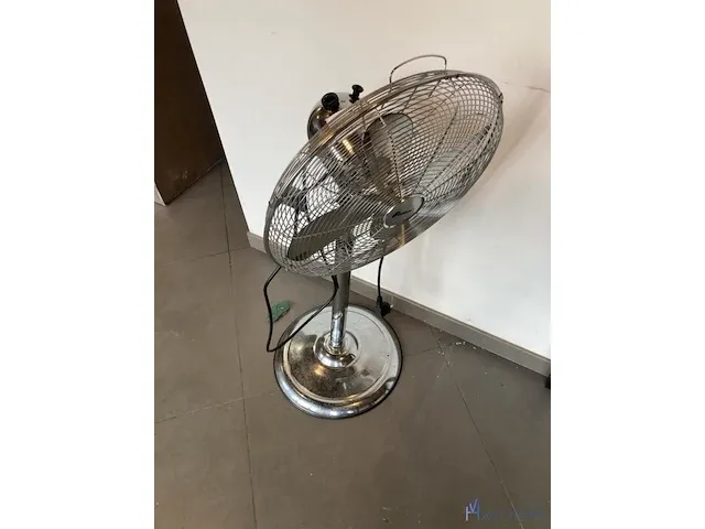 Ventilator - afbeelding 1 van  2