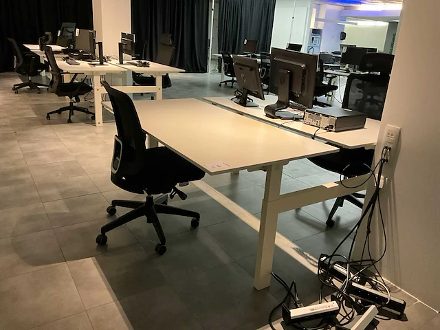 Vepa duo bureautafel (2x) - afbeelding 1 van  6