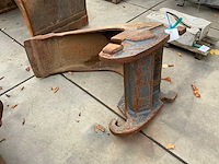 Verachtert graafbak - afbeelding 2 van  4