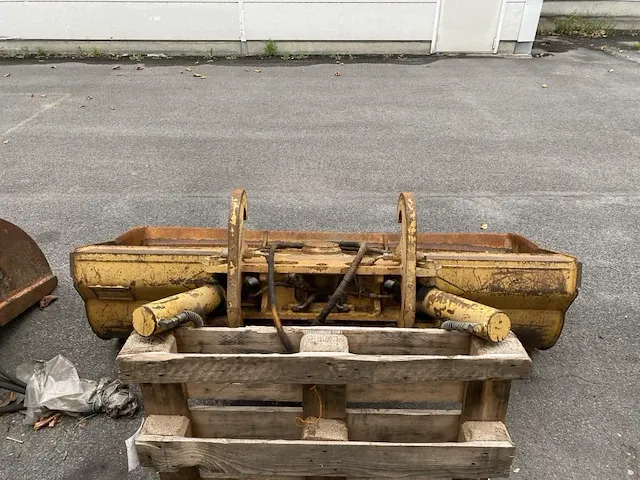 Verachtert graafbak - afbeelding 3 van  5