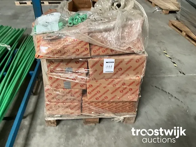 Verbinding en koppelstukken voor giacogreen buis watertoevoer. - afbeelding 2 van  5