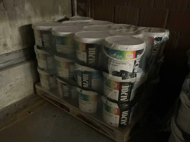 Verf klasse 2 ral 9010 muurverf 10 liter (33x) - afbeelding 1 van  5
