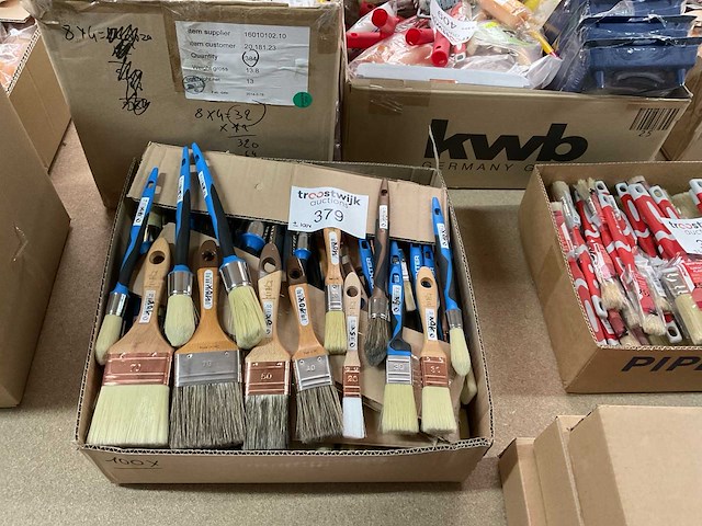 Verfborstels en kwasten (100x) - afbeelding 1 van  8