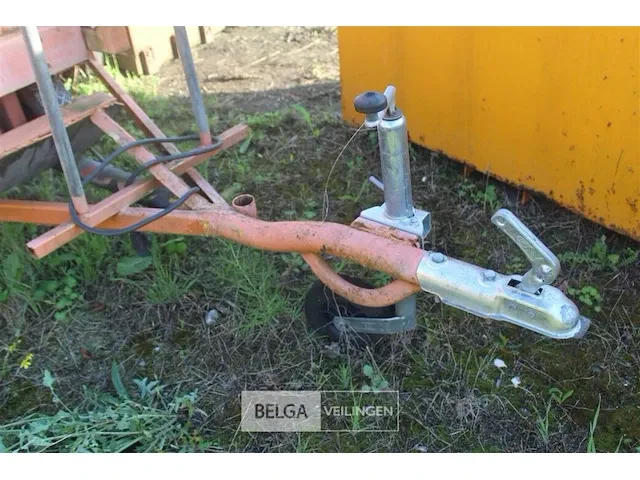 Verfmachine op aanhangwagen - afbeelding 7 van  13