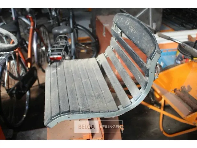 Verfmachine op aanhangwagen - afbeelding 4 van  8