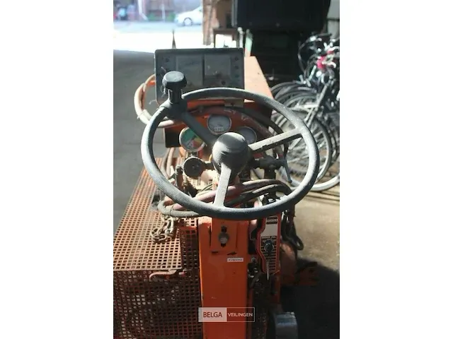Verfmachine op aanhangwagen - afbeelding 5 van  8