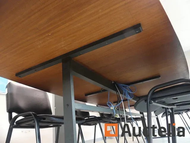 Vergadering tafel en stoelen - afbeelding 4 van  5