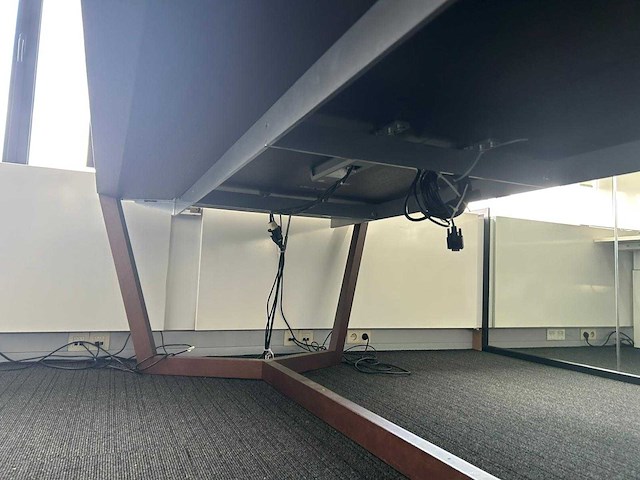 Vergadertafel - conference table - afbeelding 3 van  7