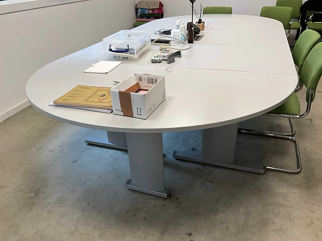 Vergadertafel + diverse stoelen (11x) - afbeelding 7 van  14