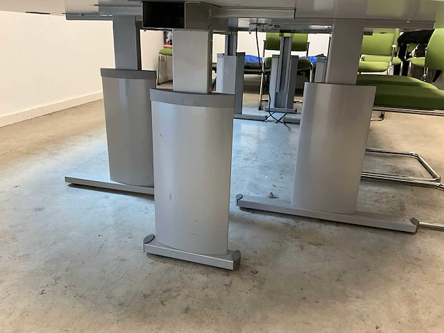 Vergadertafel + diverse stoelen (11x) - afbeelding 9 van  14