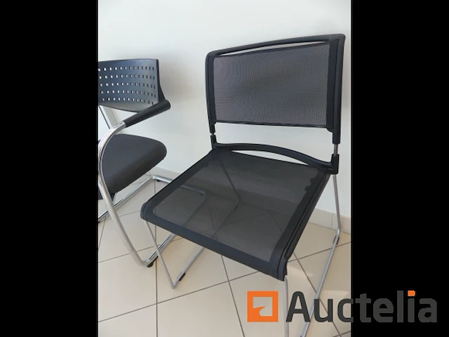 Vergadertafel, stoelen, kledingkast - afbeelding 7 van  8