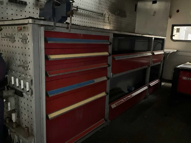 Vergrauwe aa16t1 ingerichte aanhangwagen - afbeelding 3 van  26