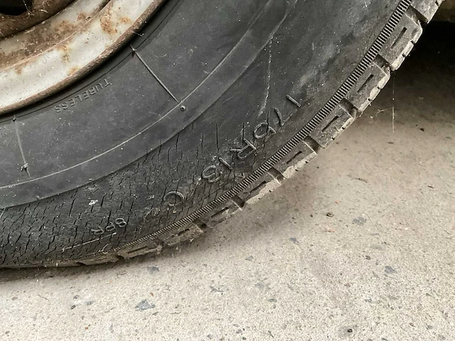 Vergrauwe aa16t1 ingerichte aanhangwagen - afbeelding 14 van  26