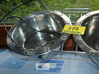 Verhoogde voerbak voor huisdieren met twee metalen kommen - afbeelding 2 van  3