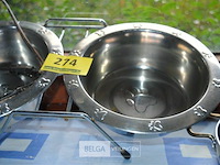 Verhoogde voerbak voor huisdieren met twee metalen kommen - afbeelding 3 van  3