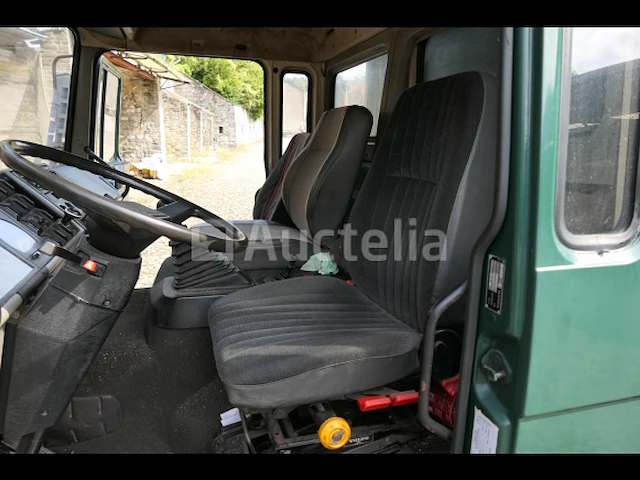 Verhuiswagen met achterlap volvo fl6-140 (1986-451.079 km-vin:yb1e6axgb405329) - afbeelding 4 van  37