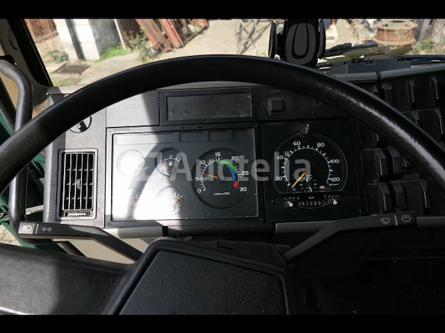 Verhuiswagen met achterlap volvo fl6-140 (1986-451.079 km-vin:yb1e6axgb405329) - afbeelding 31 van  37
