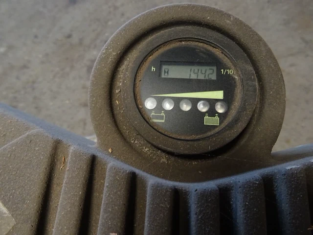 Verijdbare borstelmachine - afbeelding 10 van  13