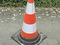 Verkeerskegel - afbeelding 1 van  1