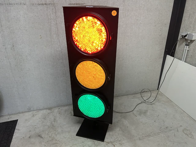 Verkeerslicht groot op voet 44x40x128 - afbeelding 1 van  3