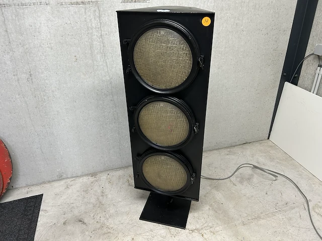 Verkeerslicht groot op voet 44x40x128 - afbeelding 2 van  3