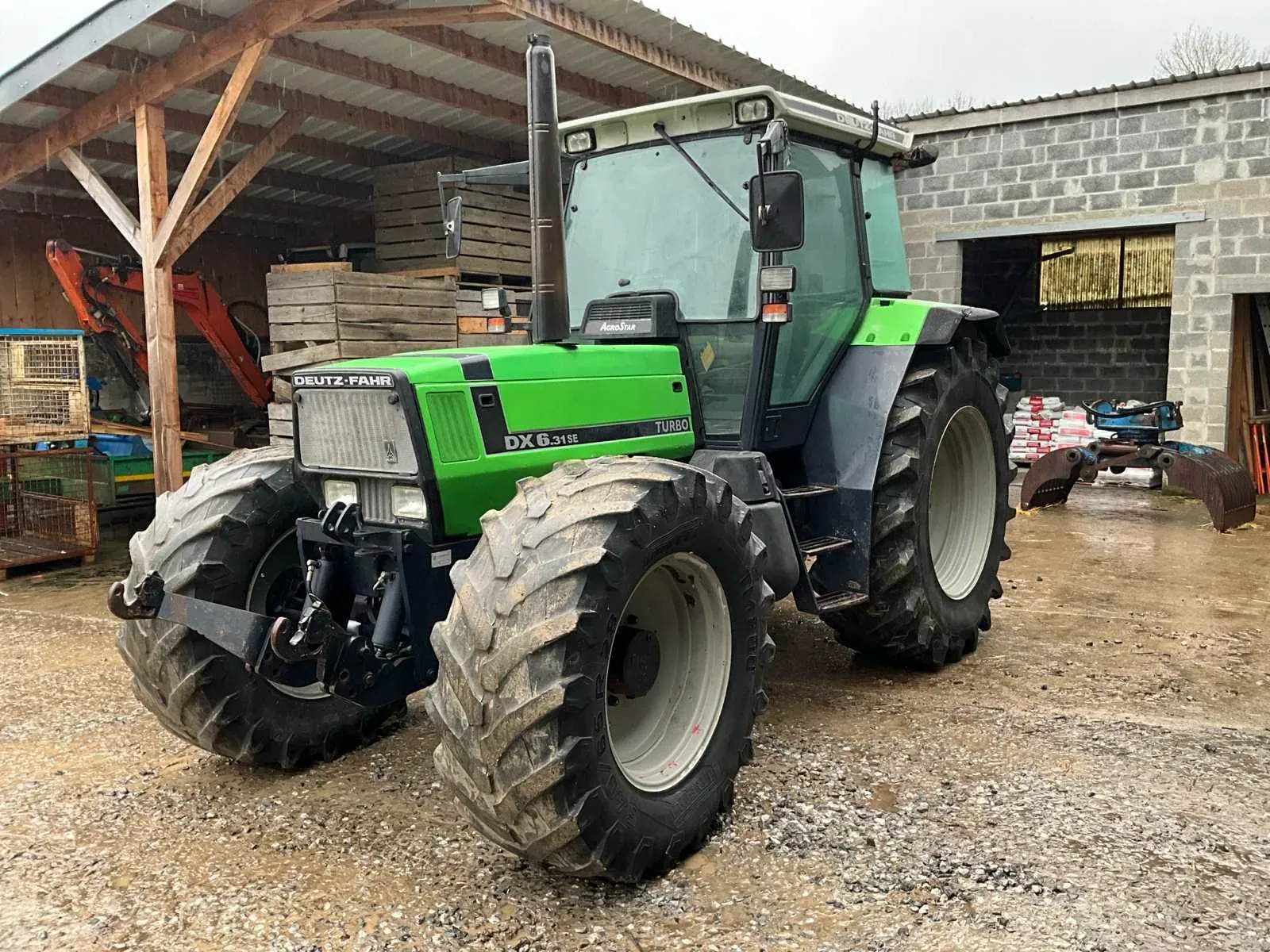 Verkoop landbouw en werkplaats materiaal