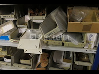 Verkoop van diverse hardware, keukenkastscharnieren, deursloten,... - afbeelding 3 van  16