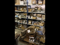 Verkoop van diverse hardware, keukenkastscharnieren, deursloten,... - afbeelding 1 van  16