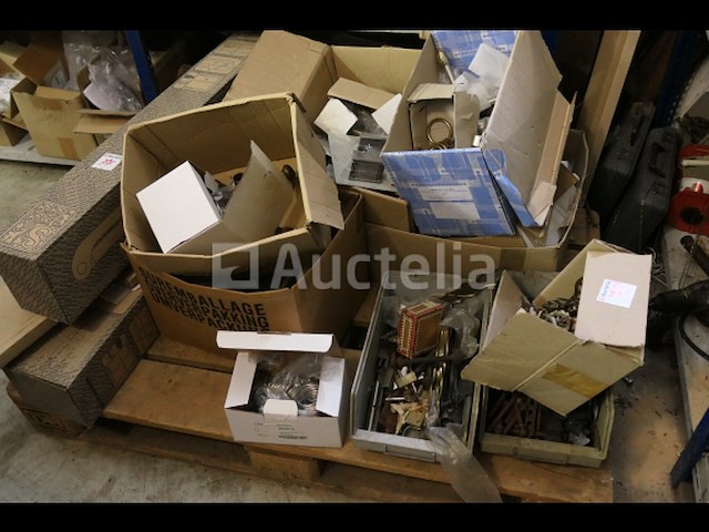 Verkoop van diverse hardware, keukenkastscharnieren, deursloten,... - afbeelding 9 van  16