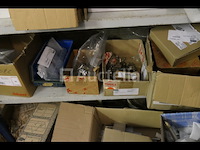 Verkoop van diverse hardware, keukenkastscharnieren, deursloten,... - afbeelding 11 van  16