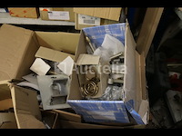 Verkoop van diverse hardware, keukenkastscharnieren, deursloten,... - afbeelding 13 van  16