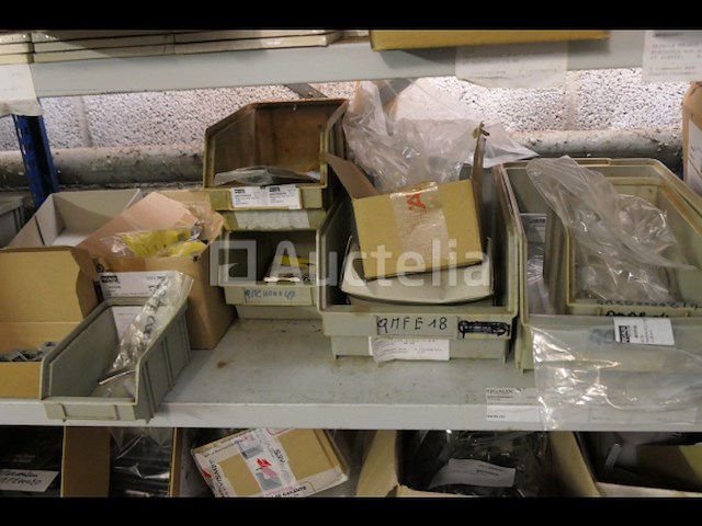 Verkoop van diverse hardware, keukenkastscharnieren, deursloten,... - afbeelding 14 van  16