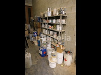 Verkoop van diverse kleuren en afwerkingsproducten - afbeelding 1 van  5