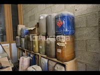 Verkoop van diverse kleuren en afwerkingsproducten - afbeelding 5 van  5