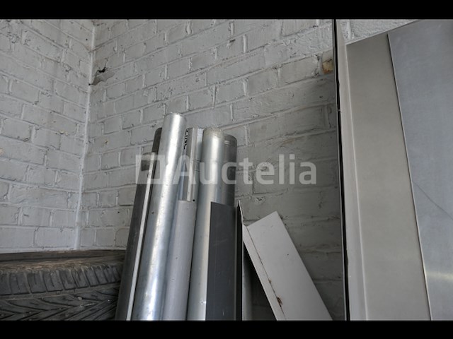 Verkoop van zinken platen, forex panelen, paneelwagens, würth planken en inhoud - afbeelding 5 van  19