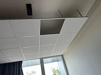 Verlaagd plafond en losse panelen - afbeelding 1 van  4