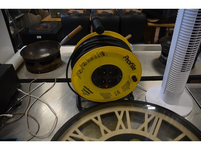 Verlengkabel op haspel, torenventilator watshome, ronde wandklok - afbeelding 4 van  5